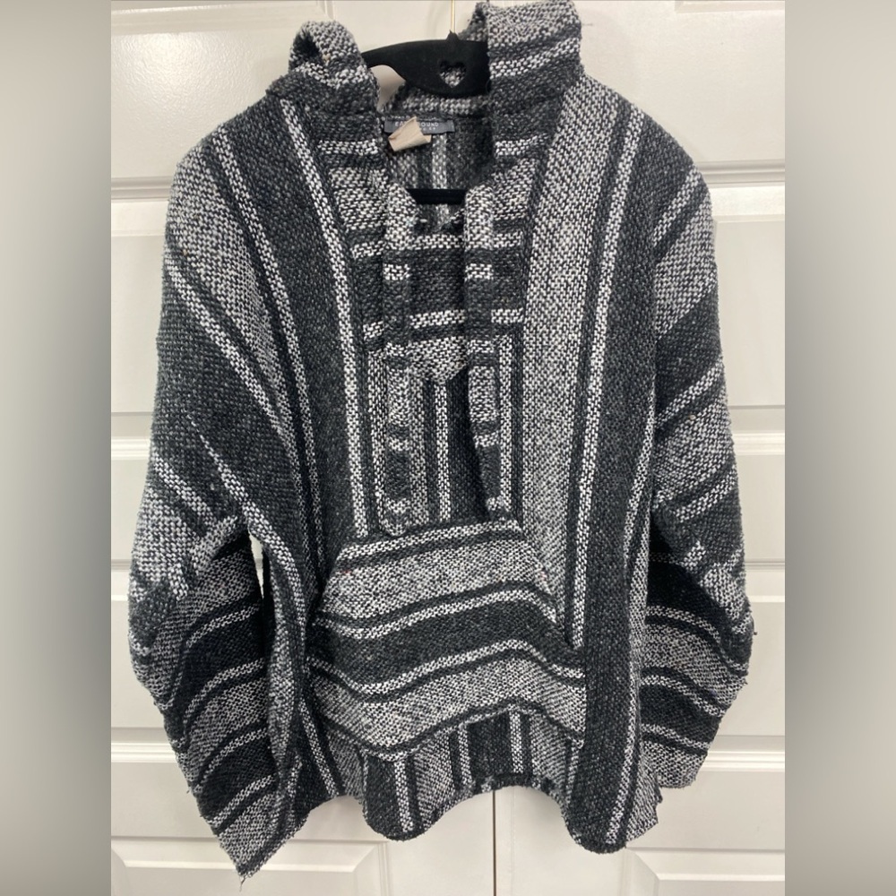Earthbound Trading Co Poncho Baha Mexican Hoodie Pullover Molina Black Gray Med - Picture 1 of 5
